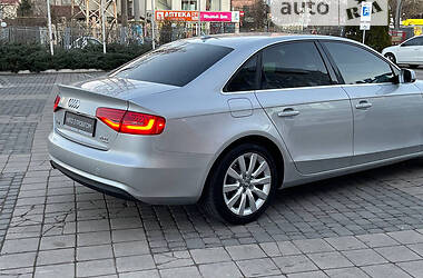 Седан Audi A4 2013 в Одесі