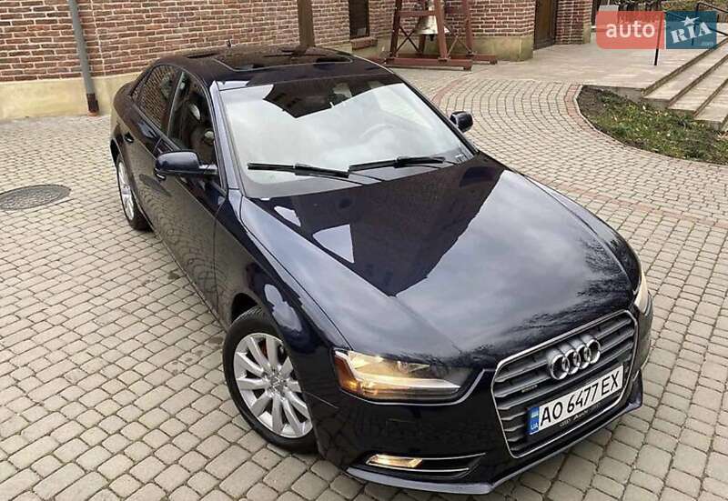 Седан Audi A4 2012 в Львове