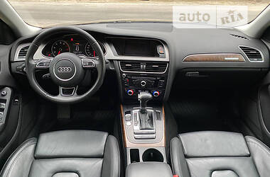 Седан Audi A4 2015 в 