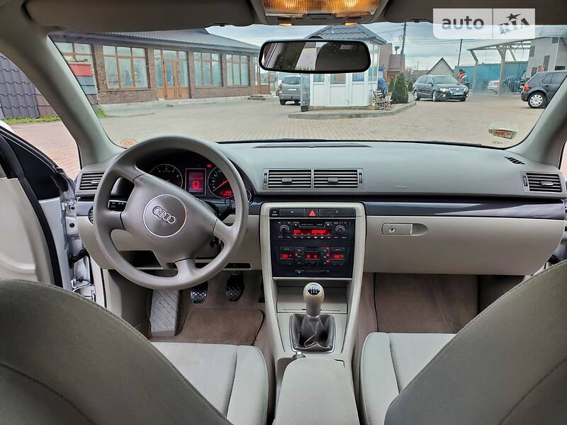 Седан Audi A4 2003 в Сарнах