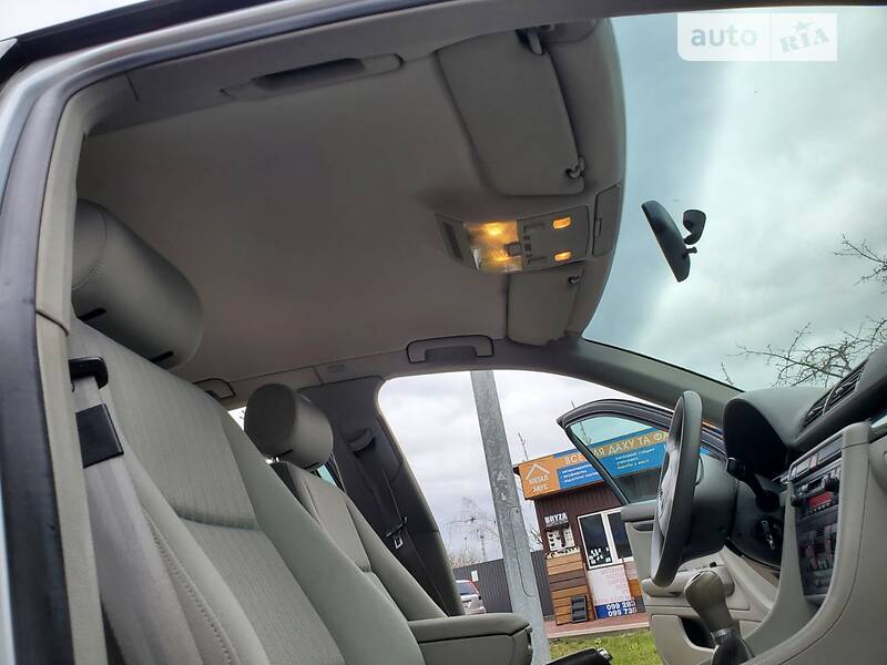 Седан Audi A4 2003 в Сарнах