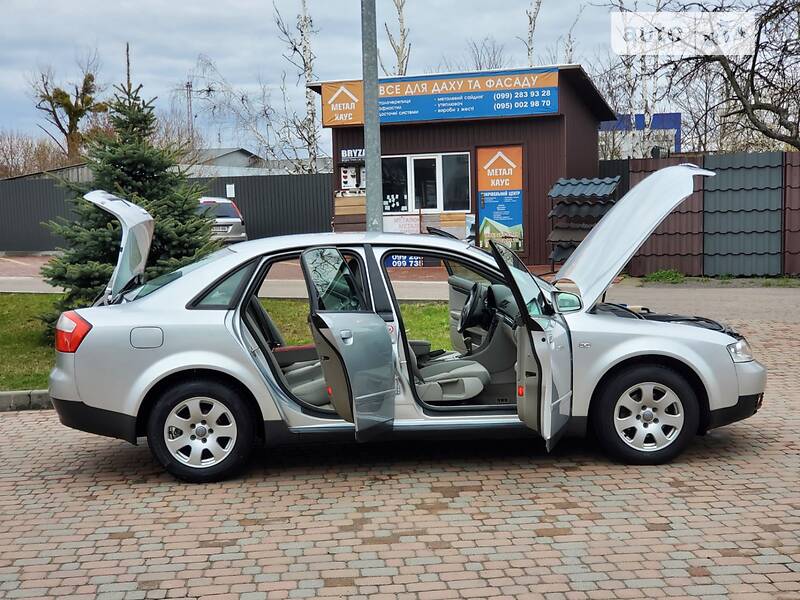Седан Audi A4 2003 в Сарнах