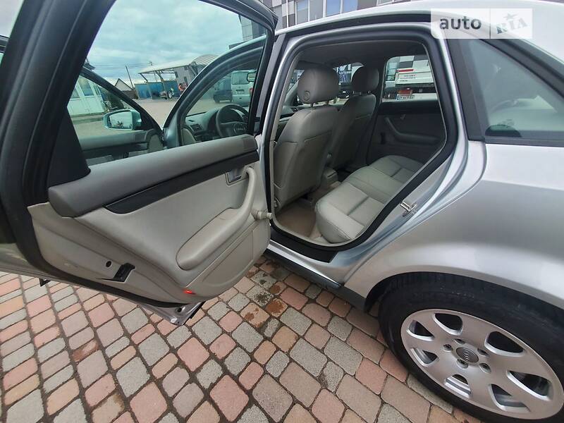 Седан Audi A4 2003 в Сарнах