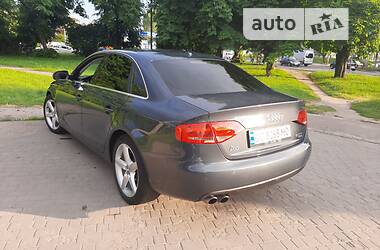 Седан Audi A4 2010 в Львове