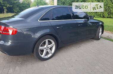 Седан Audi A4 2010 в Львове