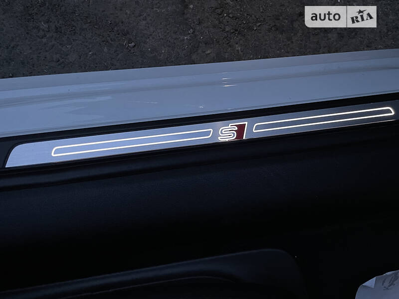 Седан Audi A4 2016 в Івано-Франківську