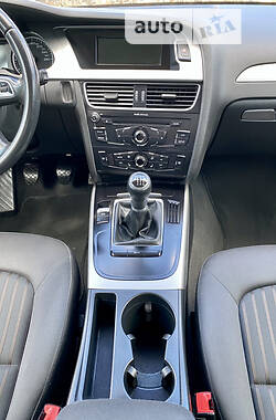 Седан Audi A4 2010 в 