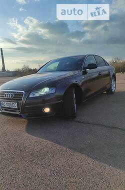 Седан Audi A4 2011 в Великом Березном