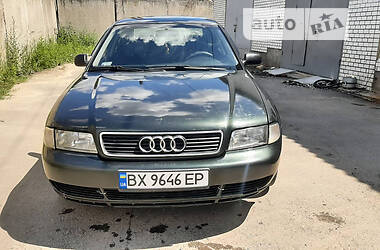 Седан Audi A4 1996 в Летичіві