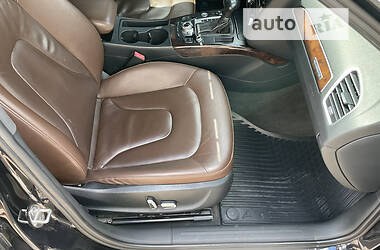 Седан Audi A4 2014 в 