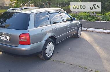 Универсал Audi A4 2001 в Долине