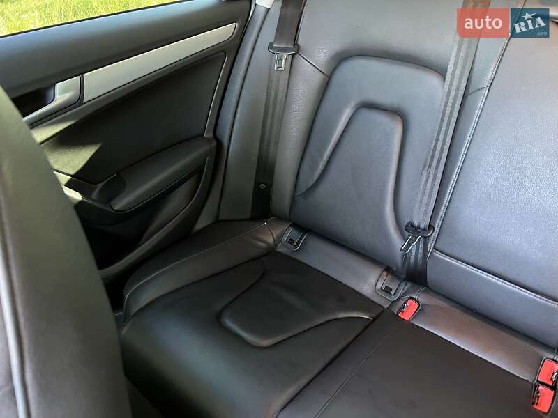 Седан Audi A4 2014 в Одессе