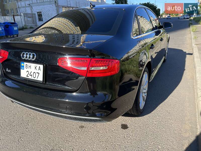 Седан Audi A4 2014 в Одессе