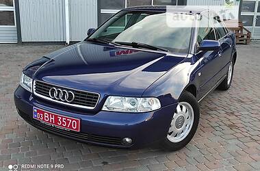 Седан Audi A4 2000 в Сарнах