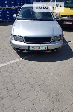 Седан Audi A4 1996 в Львові