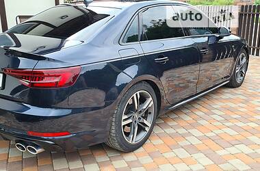 Седан Audi A4 2016 в 