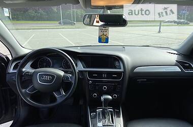 Седан Audi A4 2014 в Львові