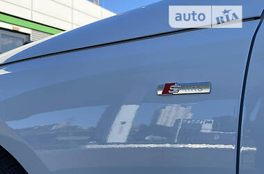 Седан Audi A4 2020 в 