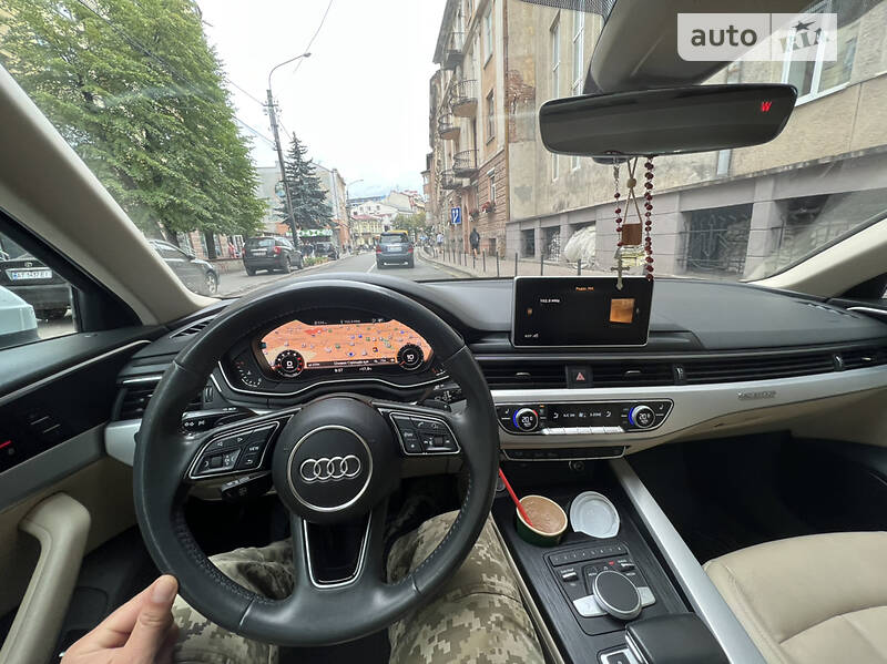 Седан Audi A4 2018 в 