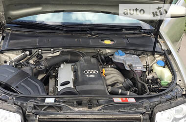 Седан Audi A4 2002 в 