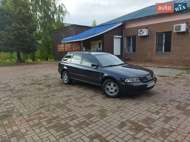 Универсал Audi A4 1997 в Глухове
