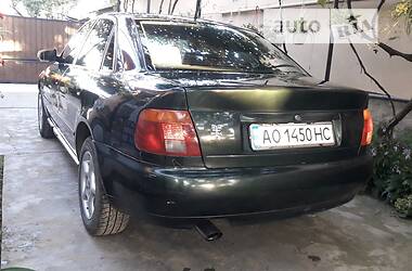 Седан Audi A4 1995 в Виноградове