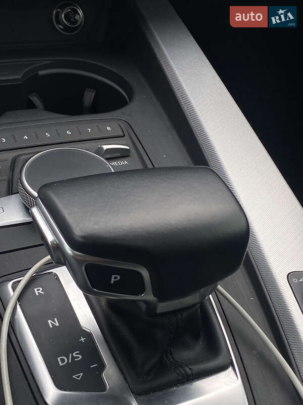 Седан Audi A4 2016 в Сарнах
