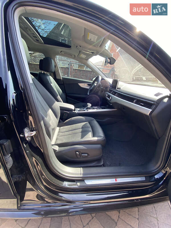 Седан Audi A4 2016 в Сарнах