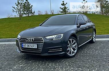 Седан Audi A4 2018 в 