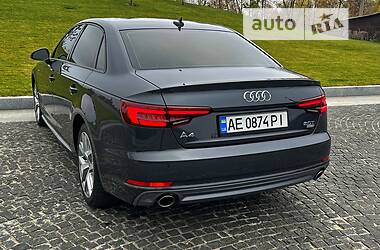 Седан Audi A4 2018 в 