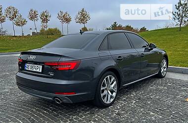 Седан Audi A4 2018 в 