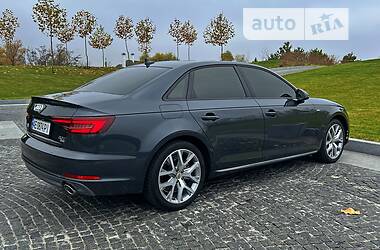 Седан Audi A4 2018 в 