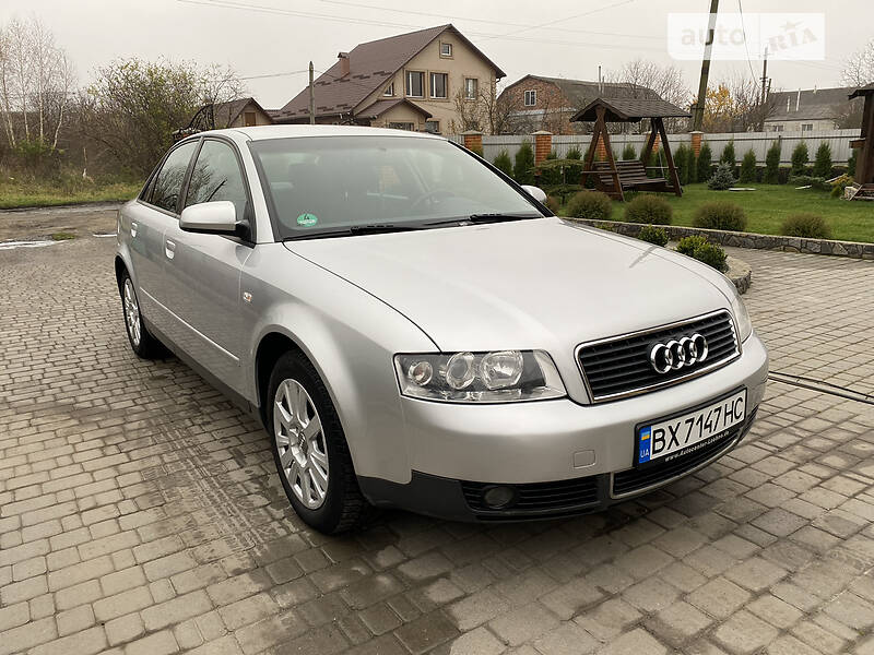 Седан Audi A4 2001 в Полонному