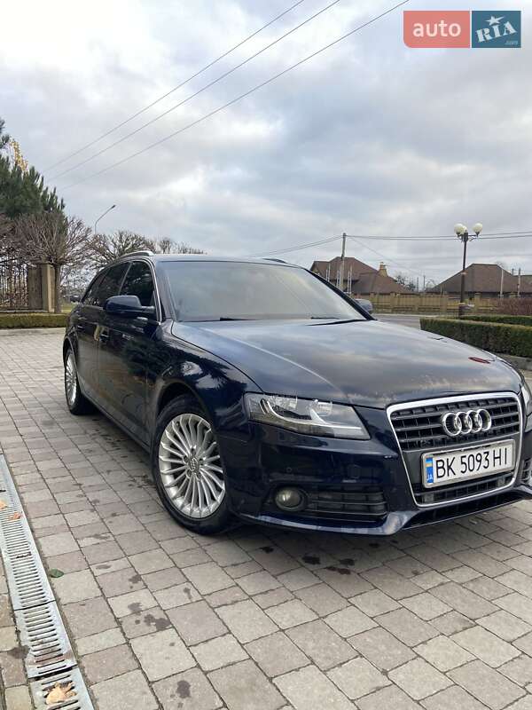 Универсал Audi A4 2010 в Сарнах