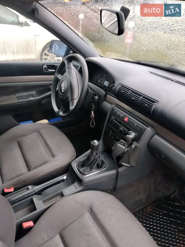 Універсал Audi A4 2000 в Збаражі