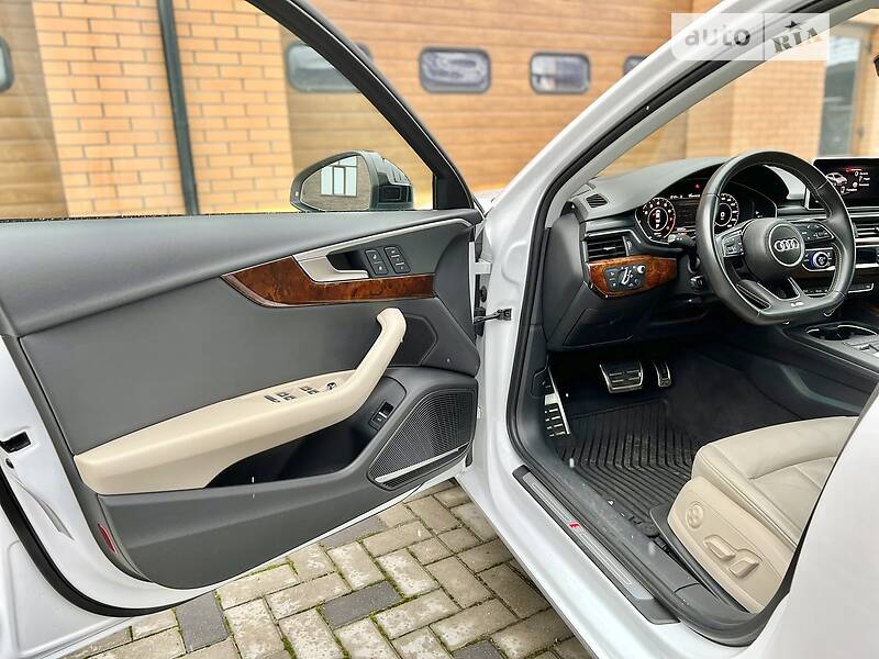 Седан Audi A4 2017 в Рівному