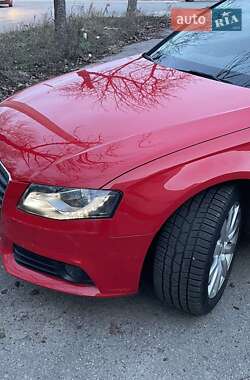 Седан Audi A4 2012 в 