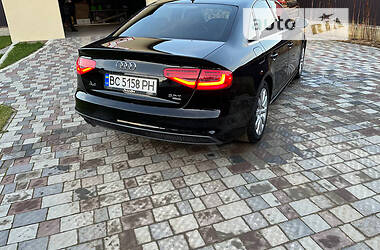 Седан Audi A4 2014 в Стрые