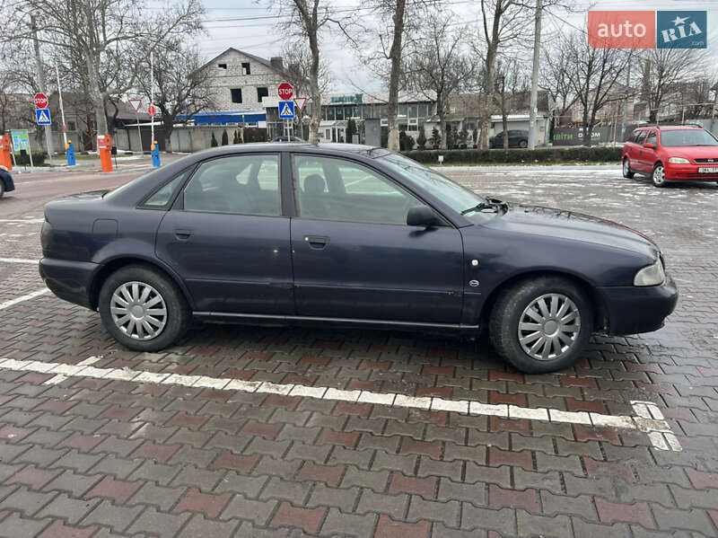 Седан Audi A4 1999 в Одессе