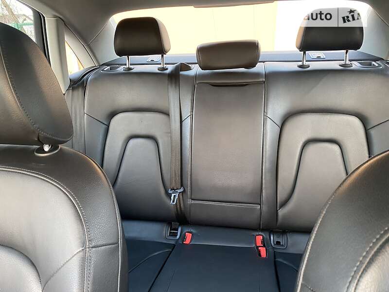 Седан Audi A4 2015 в Василькові