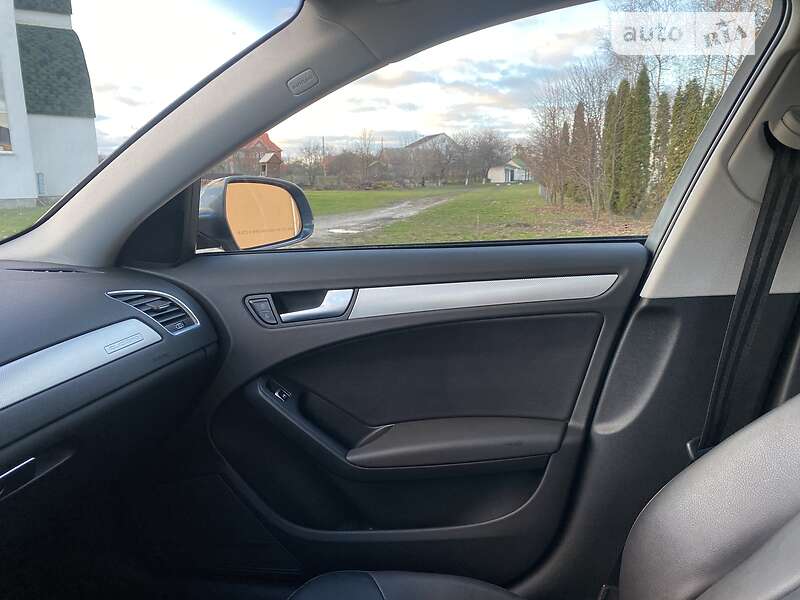 Седан Audi A4 2015 в Василькові