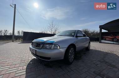 Седан Audi A4 1996 в Переяславе