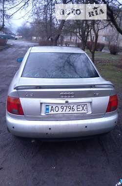 Седан Audi A4 1995 в Ужгороде