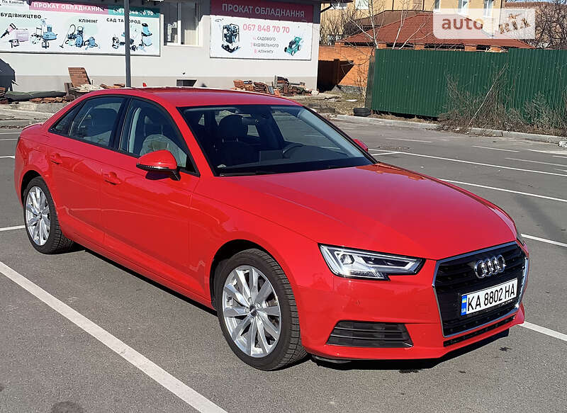 Седан Audi A4 2018 в 