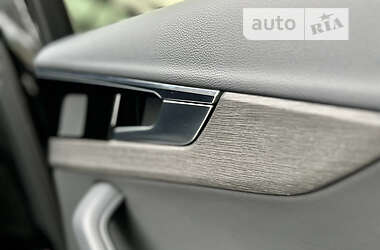 Седан Audi A4 2021 в 