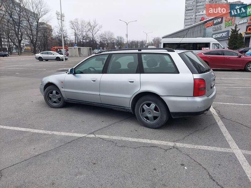 Универсал Audi A4 1996 в Днепре