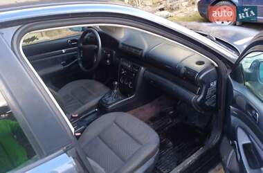 Седан Audi A4 1998 в 