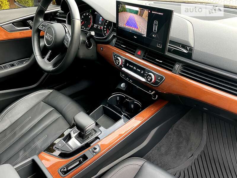 Седан Audi A4 2019 в Хмельницькому
