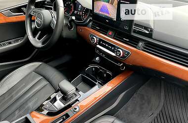 Седан Audi A4 2019 в 