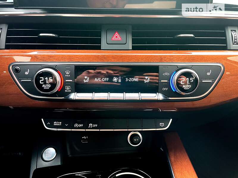 Седан Audi A4 2019 в Хмельницькому